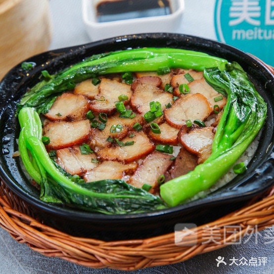 粤月一品煲仔饭(浩林店)
