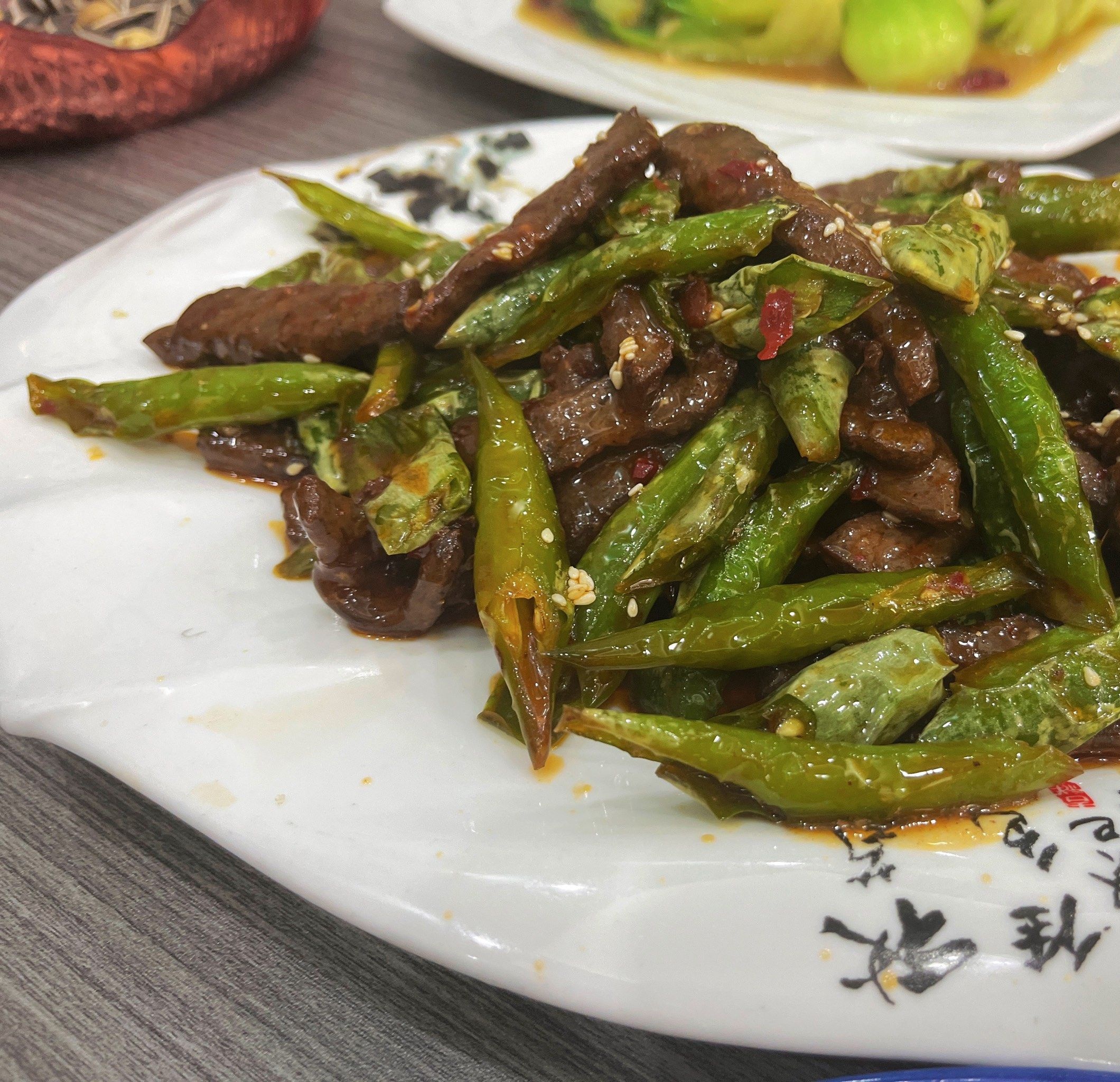 墨脱西域美食(东布路店)环境