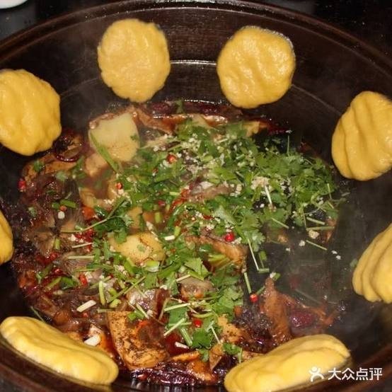 丰收屯东北特色主题餐厅(经开店)