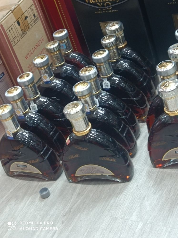 阿明回收烟酒茅台酒洋酒回收礼品虫草鱼胶茶叶