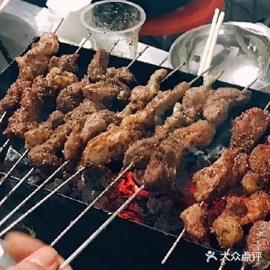 胖子烧烤店(民安路店)