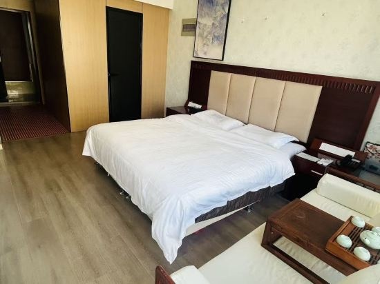雅致景观大床房（含双人营养早餐）