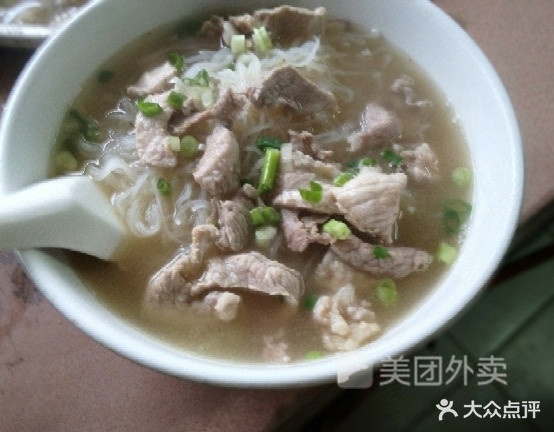 顺然横沥汤粉店(丽港山庄东南)