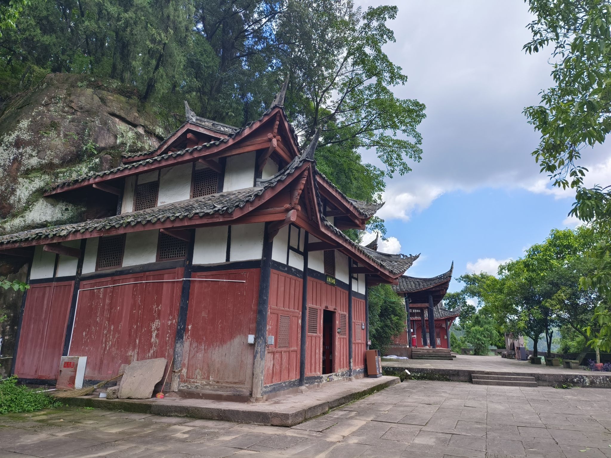 华严洞石刻造像