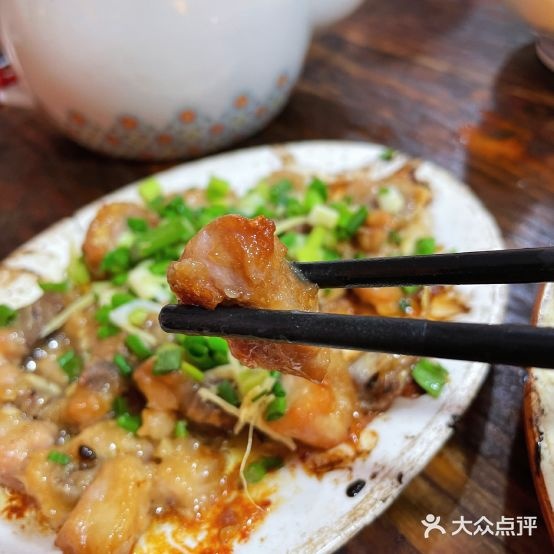 容边排骨饭