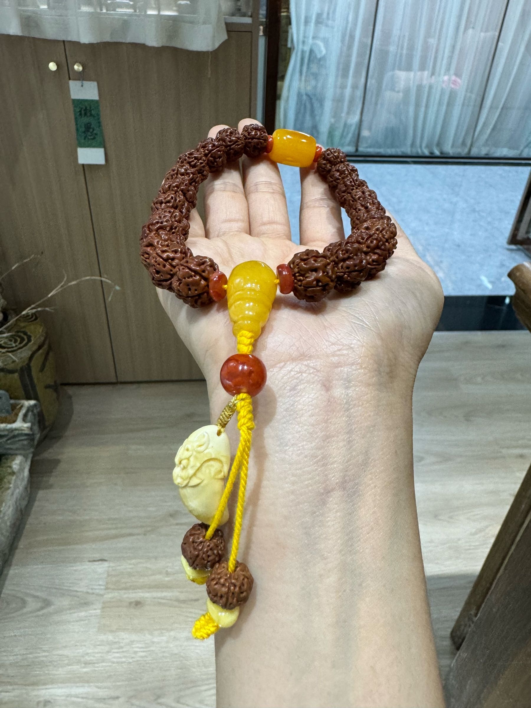 歌阑琥珀珠宝
