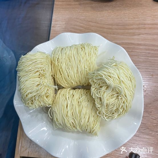 龍隐肆潮汕牛肉火锅(纱厂店)