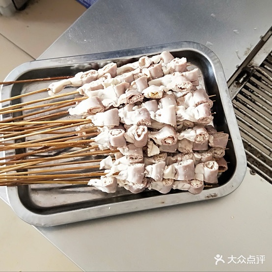 新华坡中段芝麻米线马烧烤店