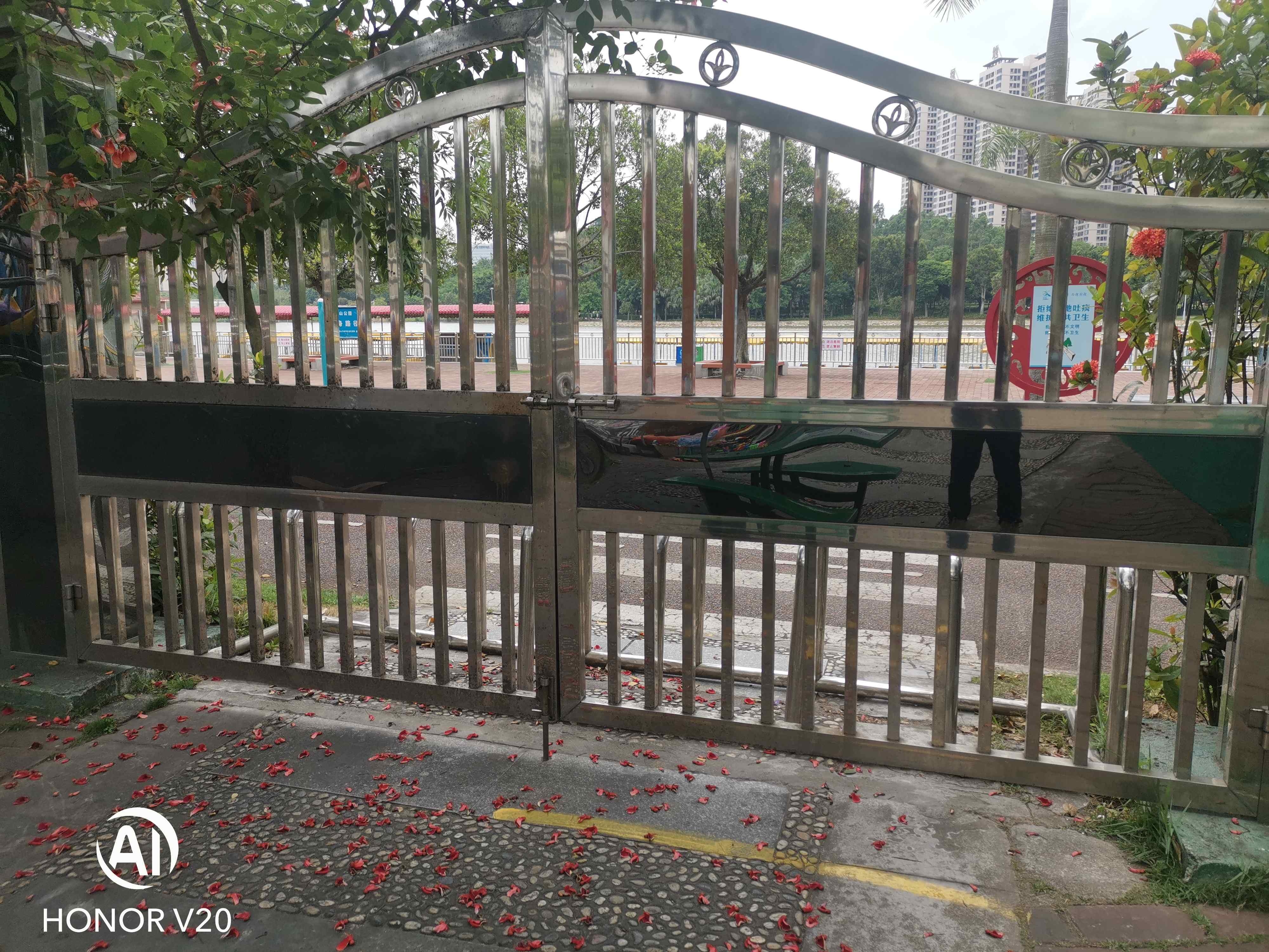 鹤山公园游乐场-西3门