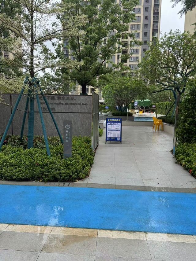 湖心金茂悦二期游泳池