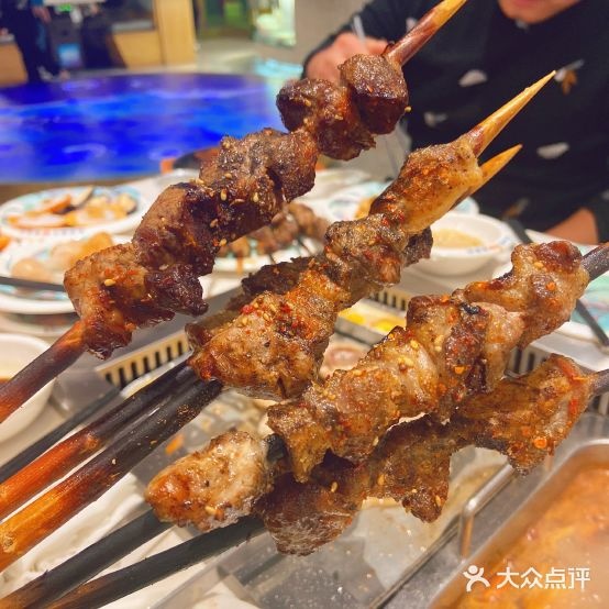 星球嗨食代海鲜·烤肉·涮锅资助餐厅(临汾店)