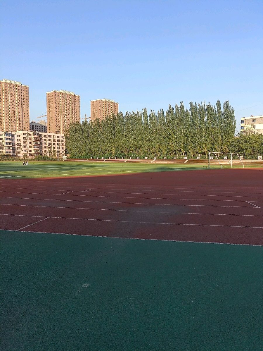 鞍山师范学院-体育场