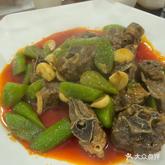 回乡春清真。餐饮店