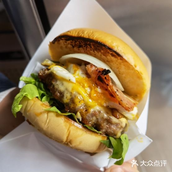 炸弹汉堡·BURGER BOMBA