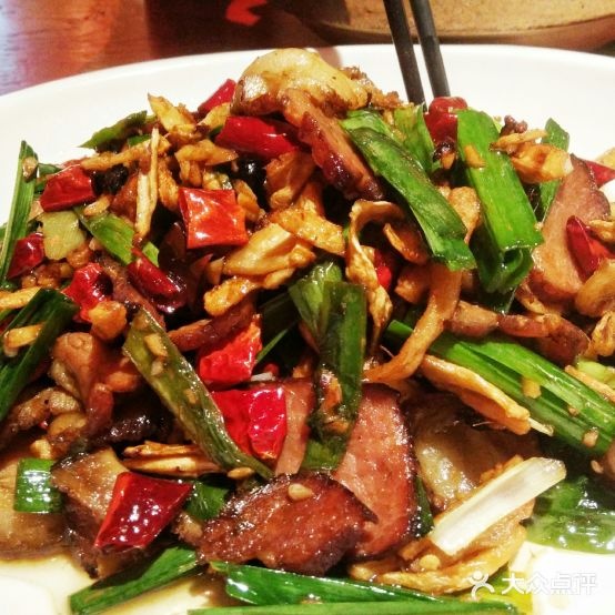 红颜经典湘菜(颐和汇邻湾店)