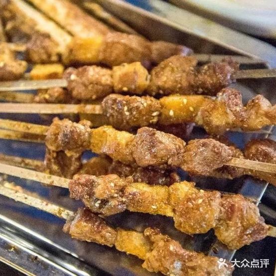 大河锦悦锦悦海鲜烧烤啤酒花园
