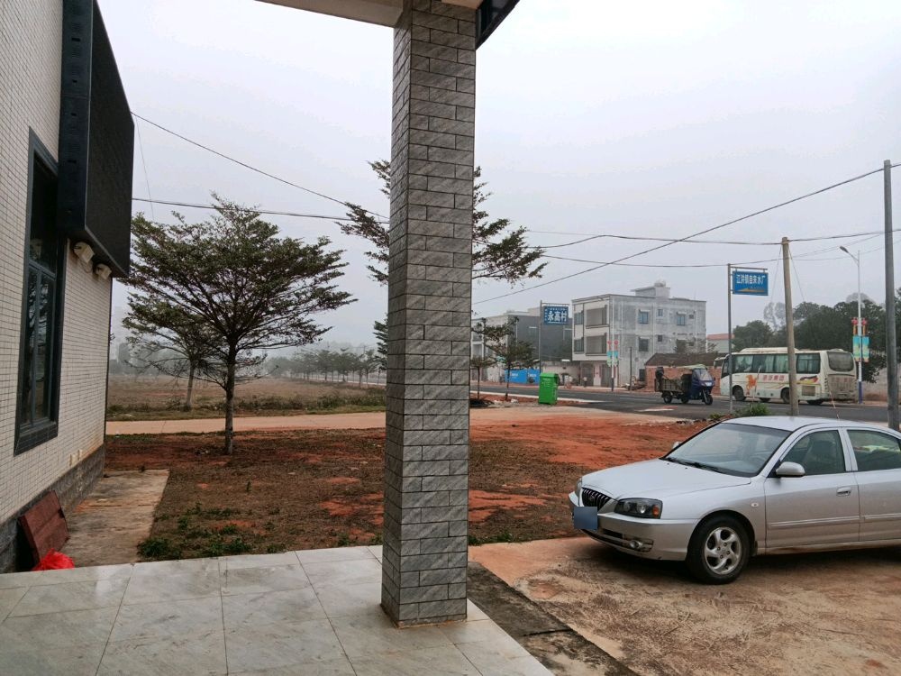南国海贡笑口滩饮吧