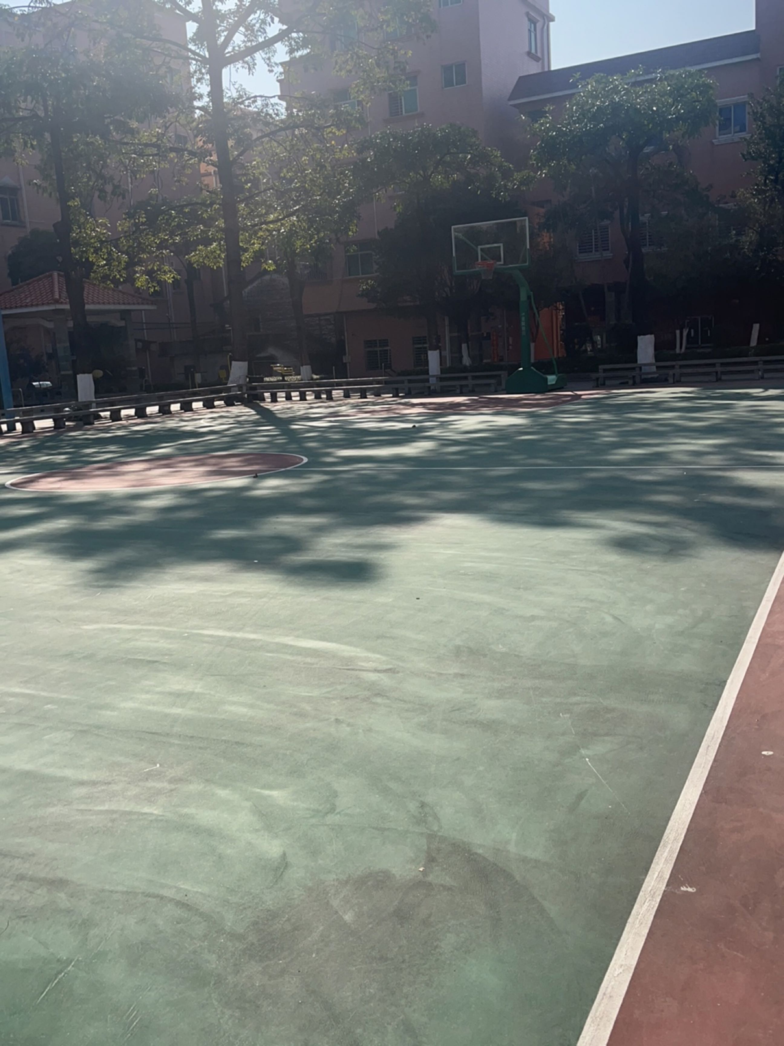 向南篮球场