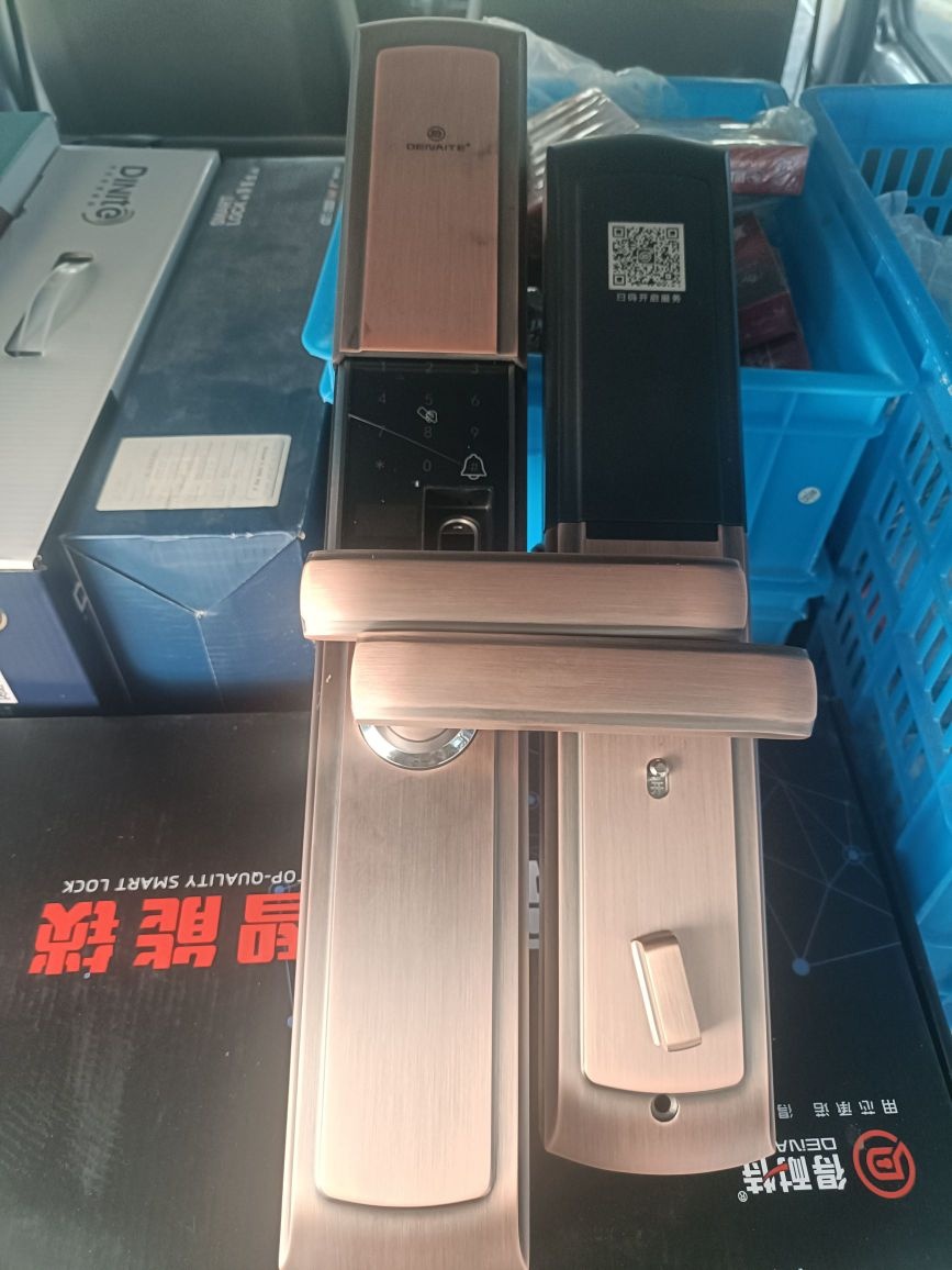 小宇开锁换锁指纹锁汽车锁