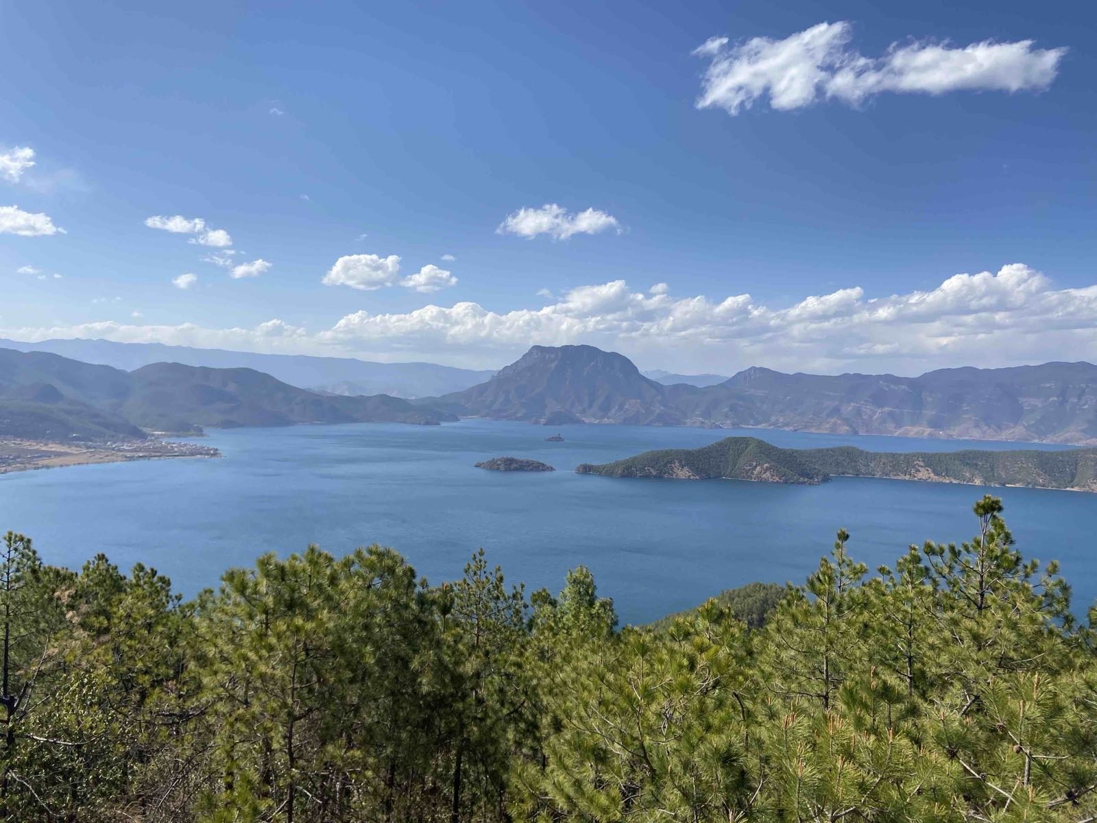 泸沽湖格姆女神山索道售票服务中心