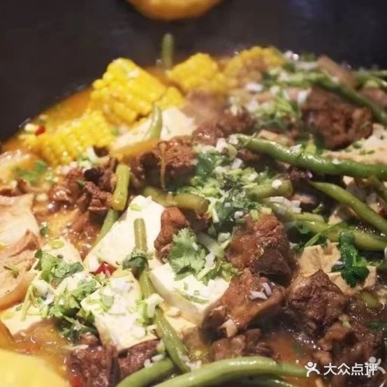 袁小二大东北铁锅炖人(十一分店)