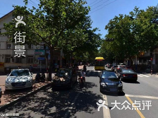 金铭眼睛
