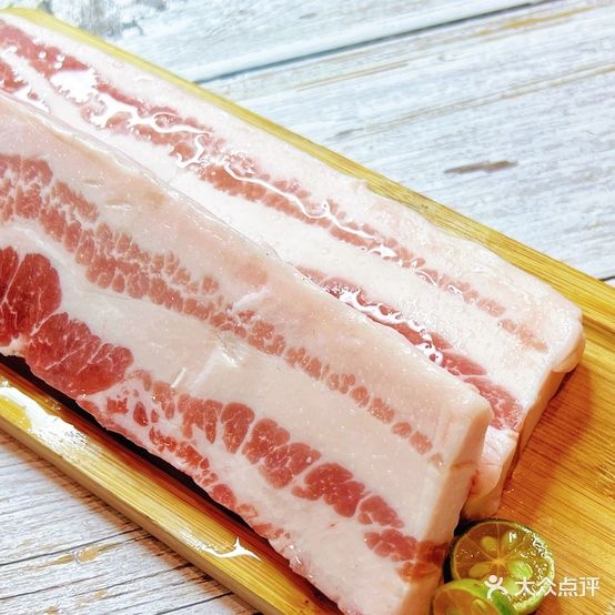 三三烤肉韩式炭火烧肉(万行广场店)
