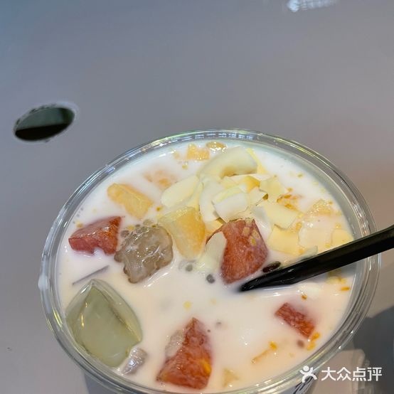 椰霖·海南椰奶清补凉(广州融创茂店)