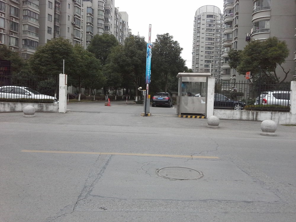 江苏省苏州市姑苏区龙西街道宝运路四季晶华东门