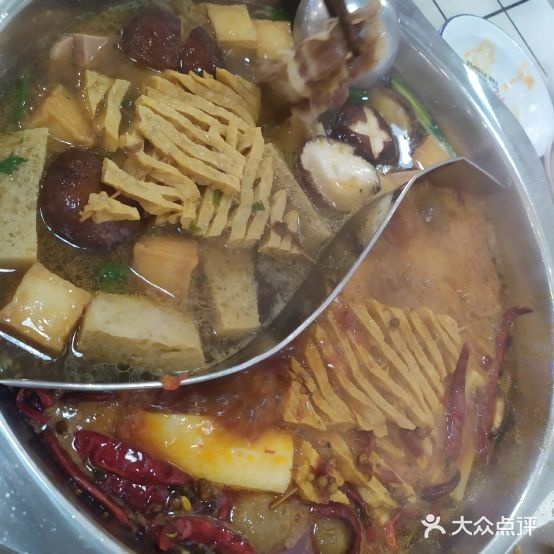 珍馐牛肚卤味火锅