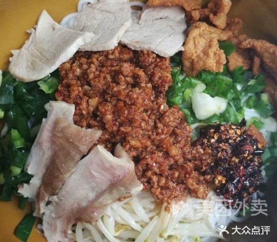 蒙自发祥园正宗砂锅过桥米线(普新公寓店)