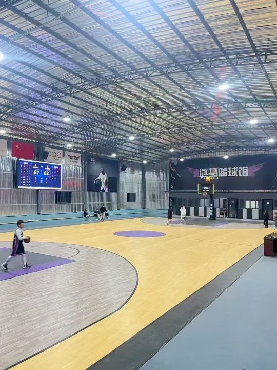 黔西市逐梦篮球馆