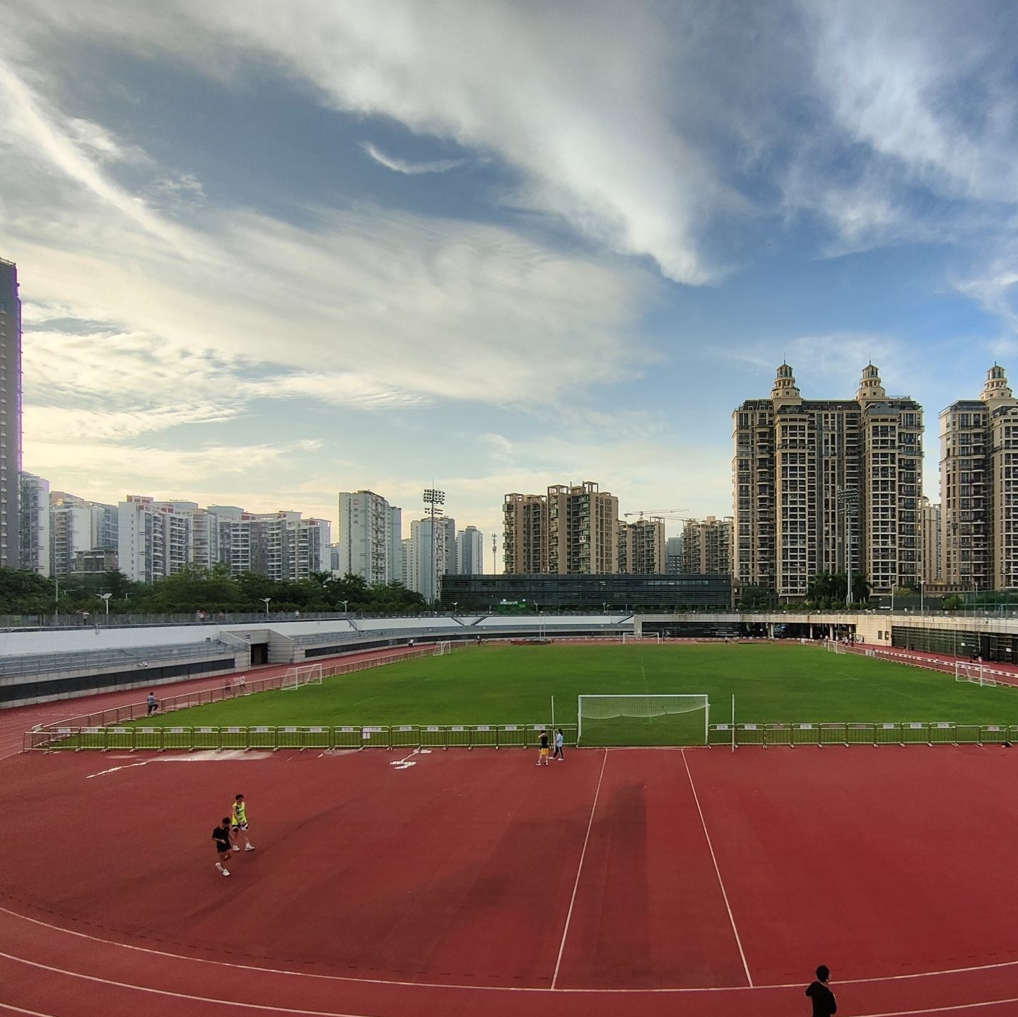 深圳市宝安体育中心体育场