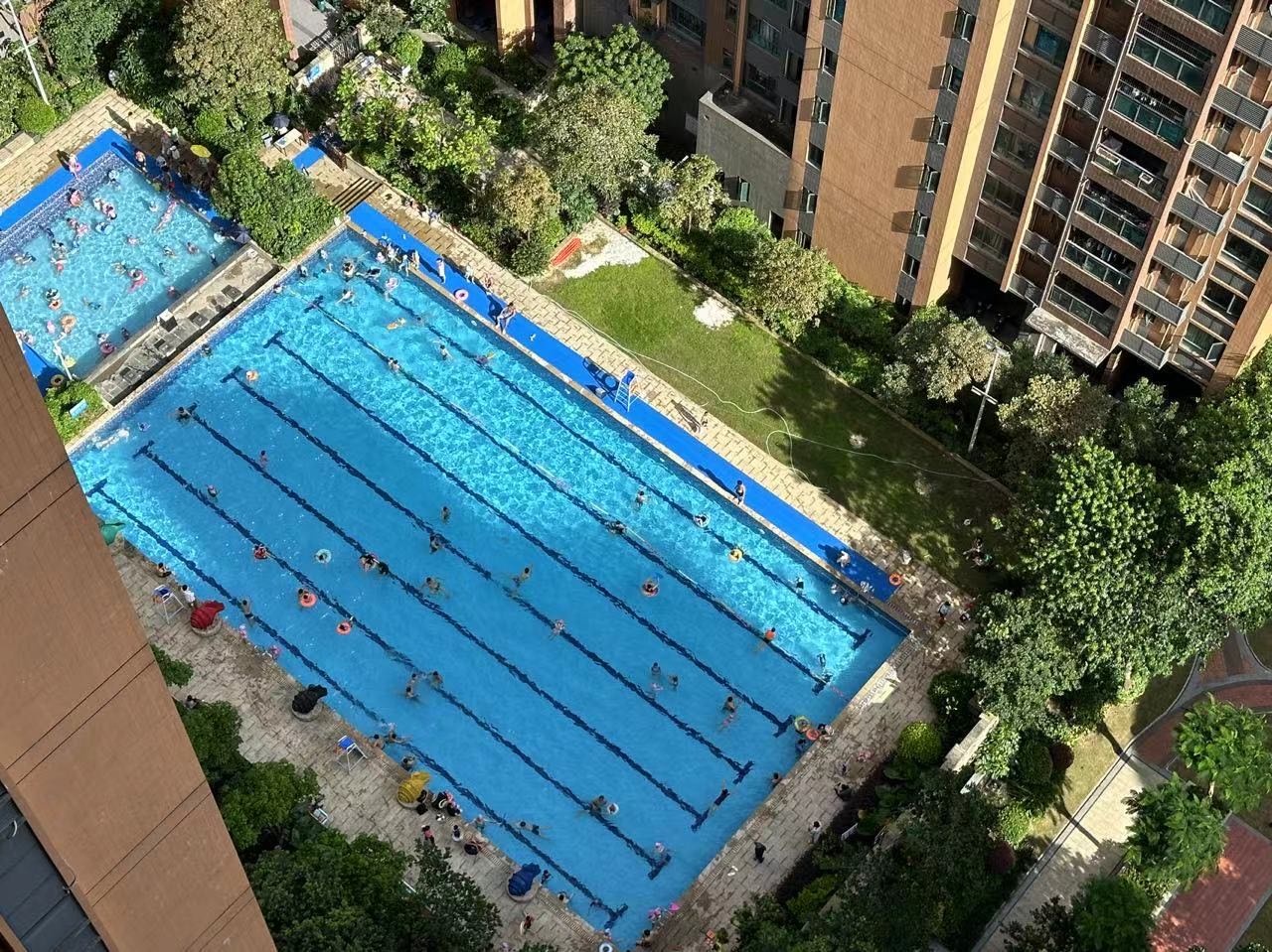 海伦心苑游泳池