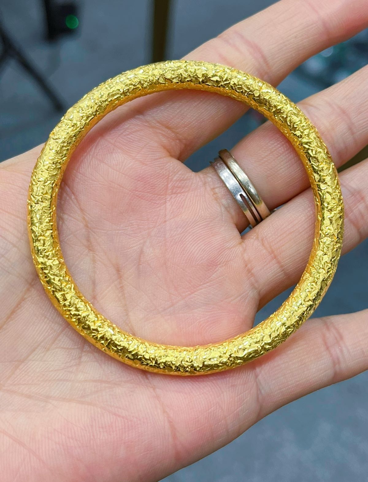 宝福金工坊打金首饰镶嵌黄金回收