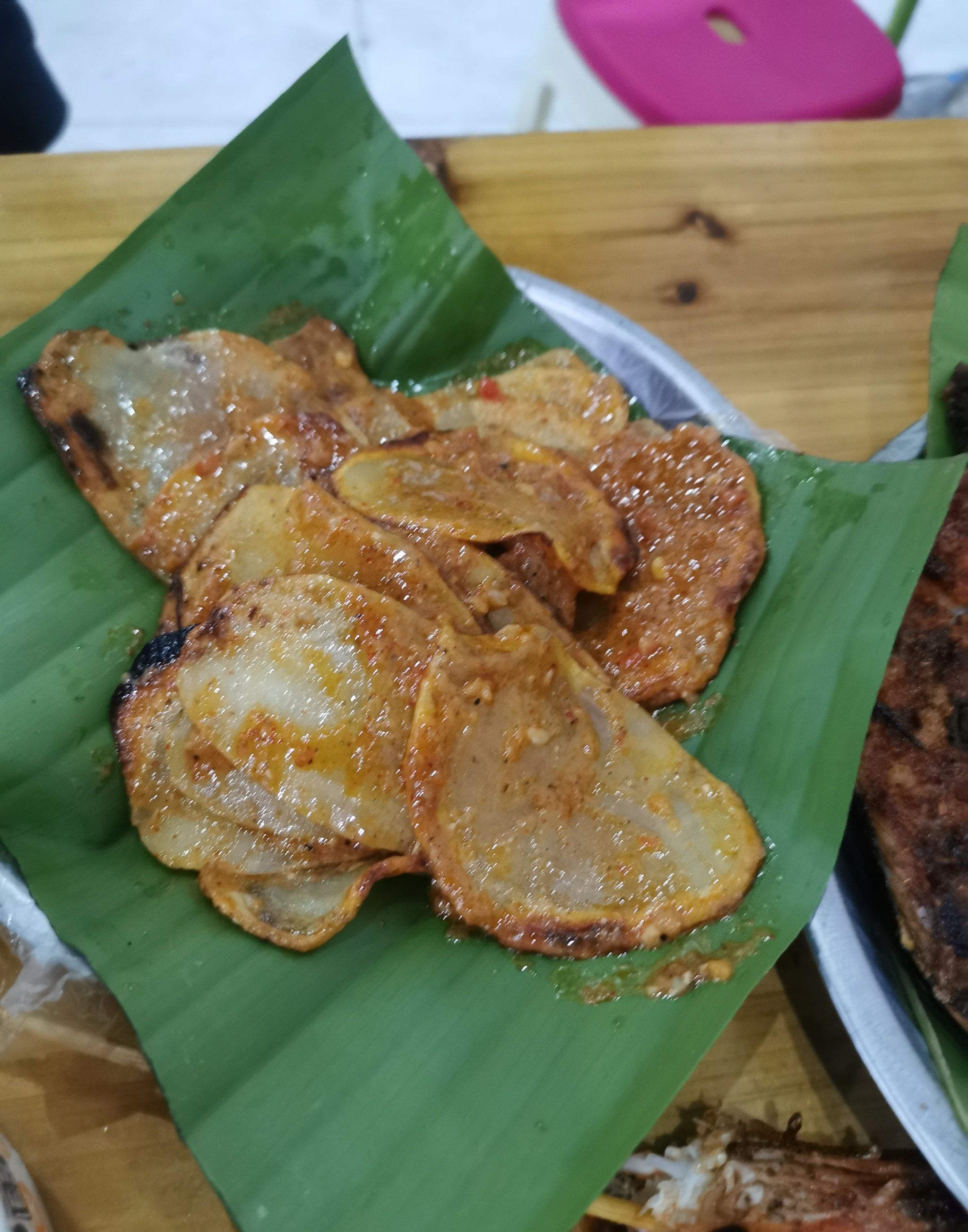 烤啰嗦傣味烧烤特色小串菜包鱼