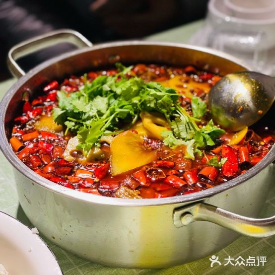 新都桥格桑花园餐厅