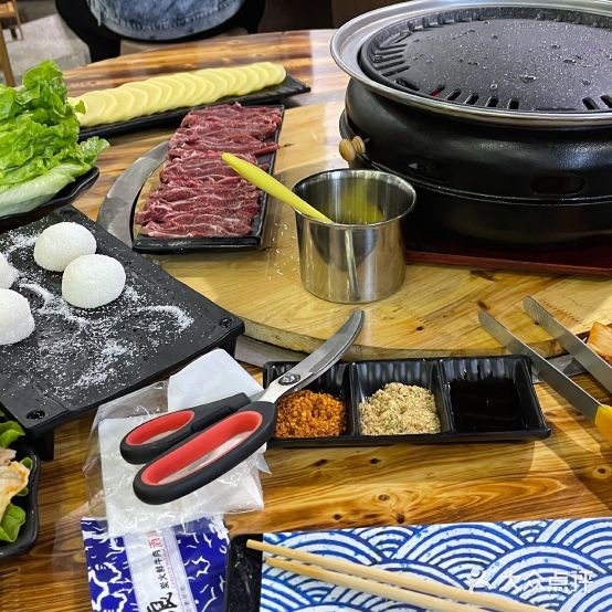 大浪炭火鲜牛肉酒场(商业二路店)