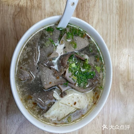 鲜品宜潮味猪杂汤粉世家(人民路店)