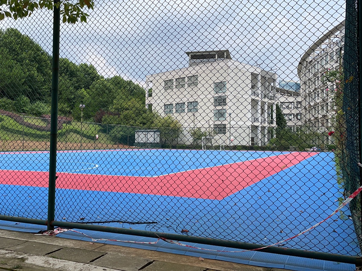 武汉职业技术学院东校区篮球羽毛球场