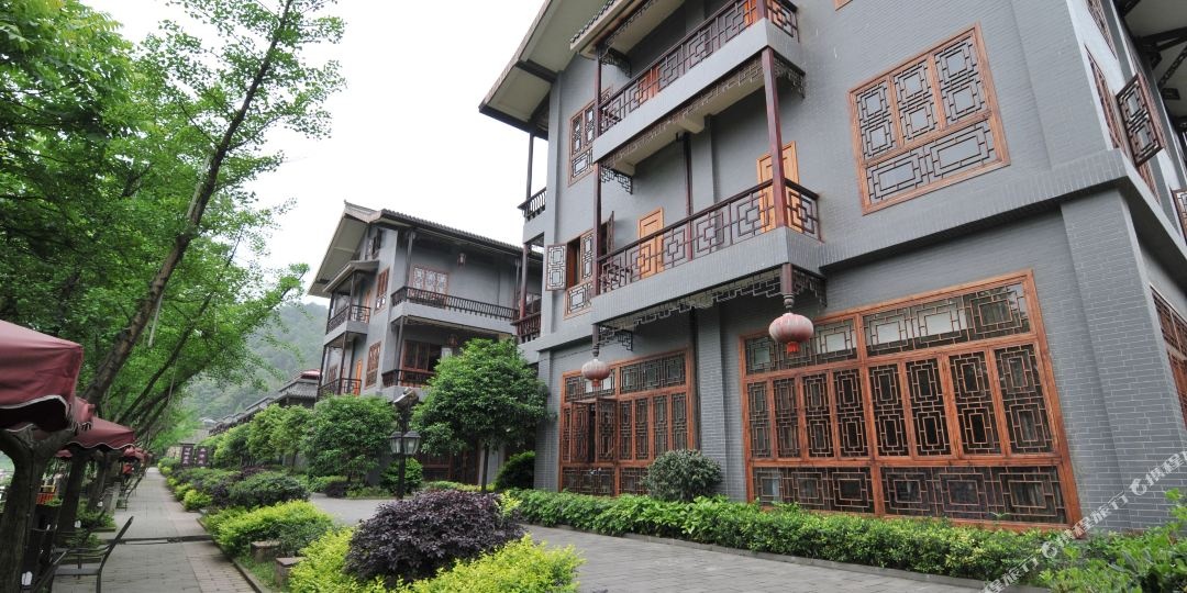 洪雅鑫泽苑b国际度假酒店