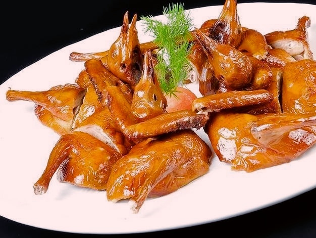 东鸽一品乳鸽(北京路店)
