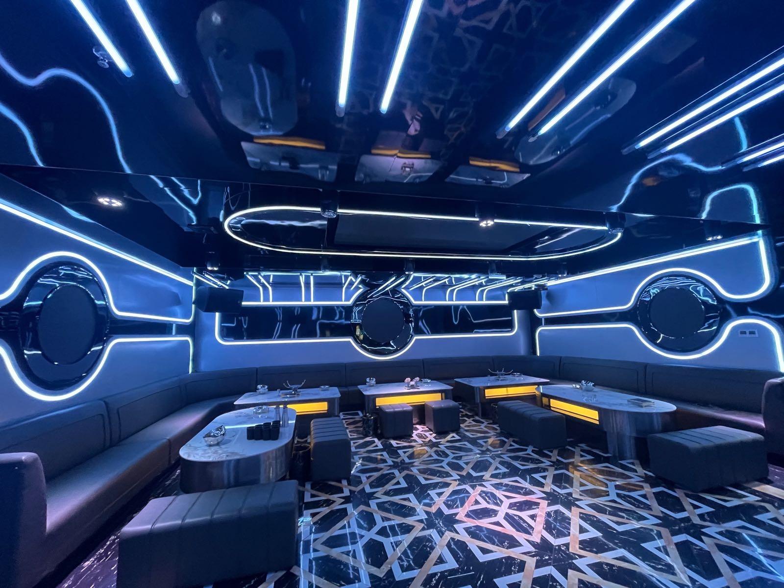 新南都俱乐部KTV