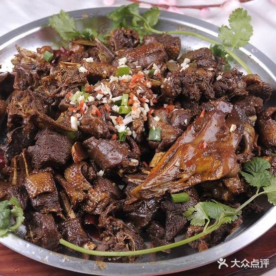 鹏城东北铁锅炖(铂金豪庭店)