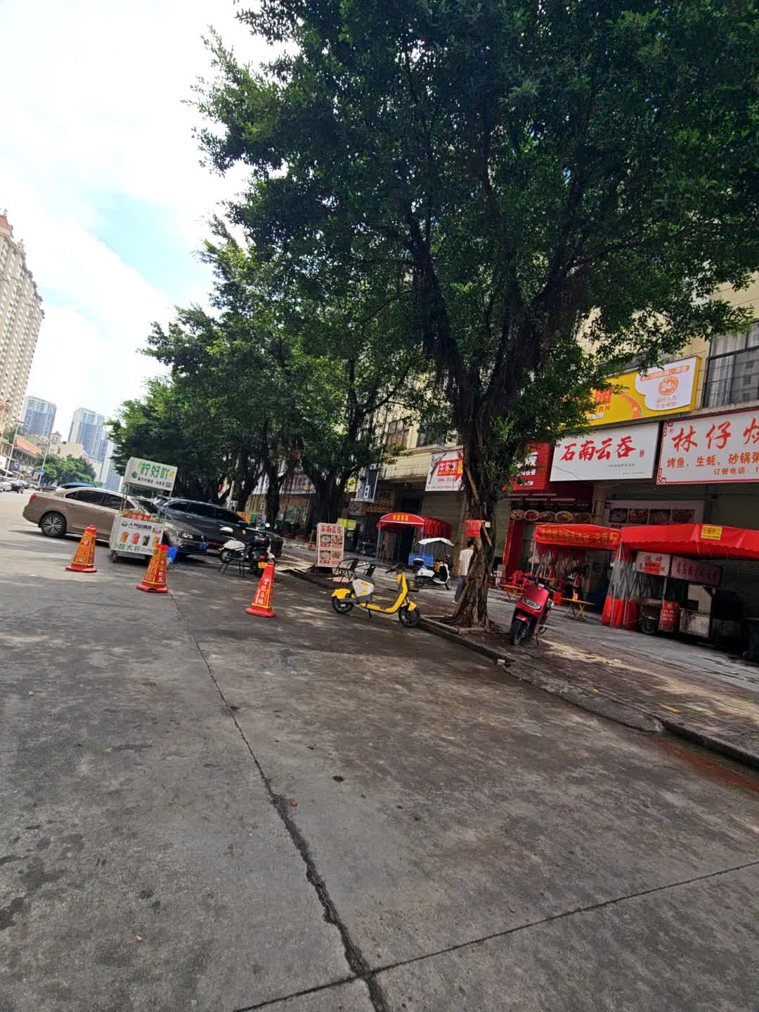 梁记石南云吞(银丰店)