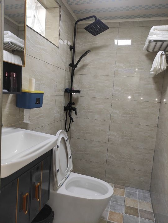 鸿逸李家住宿服务宾馆