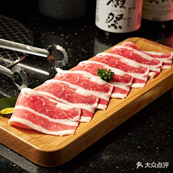 牛小新之烧肉屋(滨江银泰店)