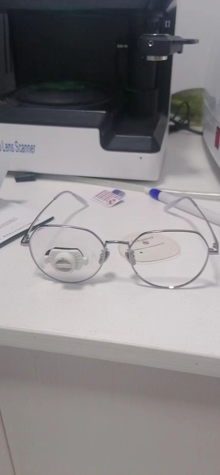 清卓眼睛