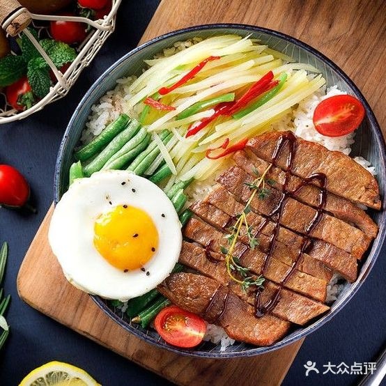 至尊椒香牛排店(方庄店)