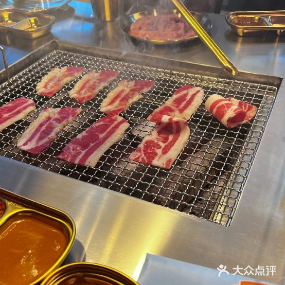 张伟和他的朋友碳烤肥牛(五一店)